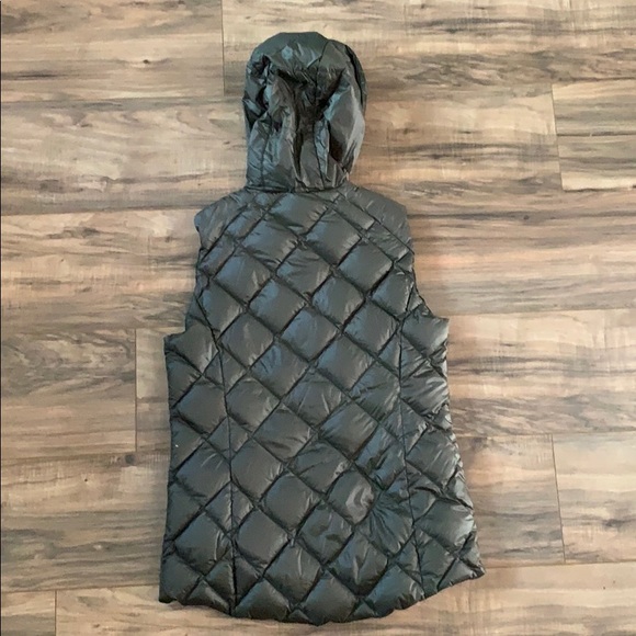 Gerry women’s reversible DOWN vest. - Picture 2 of 6